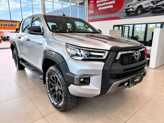 TOYOTA-HILUX-2.8 D-4D TURBO DIESEL CD CONQUEST 4X4 AUTOMÁTICO TOYOTA-HILUX-2023