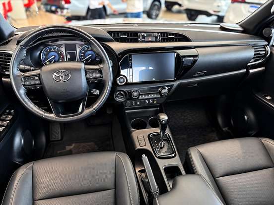 TOYOTA-HILUX-2.8 D-4D TURBO DIESEL CD CONQUEST 4X4 AUTOMÁTICO TOYOTA-HILUX-2023
