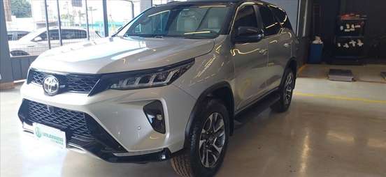 TOYOTA-HILUX-2022