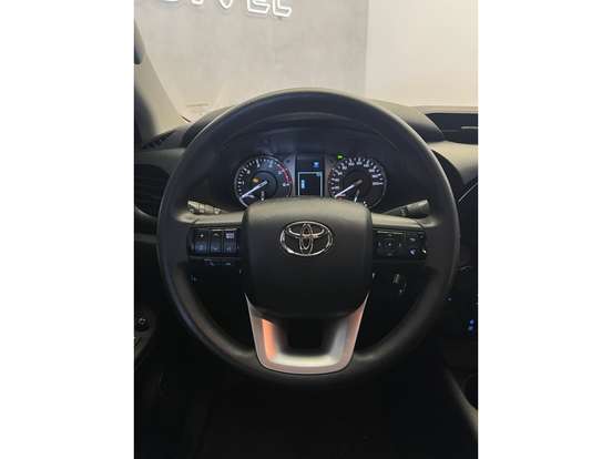 TOYOTA-HILUX-2.8 D-4D TURBO DIESEL CD POWER PACK 4X4 AUTOMÁTICO TOYOTA-HILUX-2025