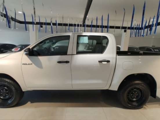 TOYOTA-HILUX-2.8 D-4D TURBO DIESEL CD POWER PACK 4X4 MANUAL TOYOTA-HILUX-2025