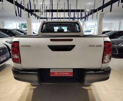 TOYOTA-HILUX-2.8 D-4D TURBO DIESEL CD POWER PACK 4X4 MANUAL TOYOTA-HILUX-2025