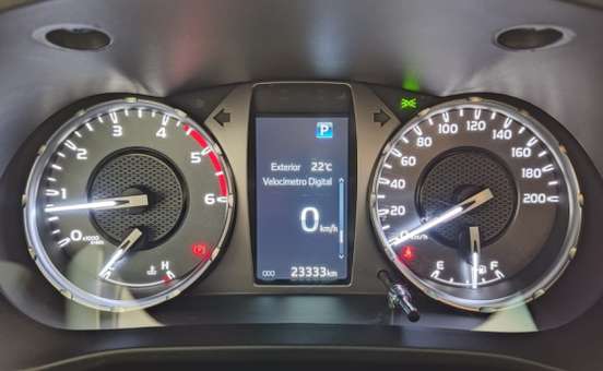 TOYOTA-HILUX-2025