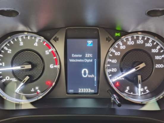 TOYOTA-HILUX-2.8 D-4D TURBO DIESEL CD POWER PACK 4X4 MANUAL TOYOTA-HILUX-2025