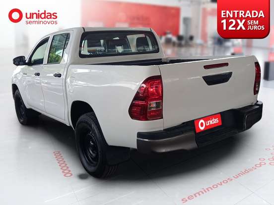 TOYOTA-HILUX-2023
