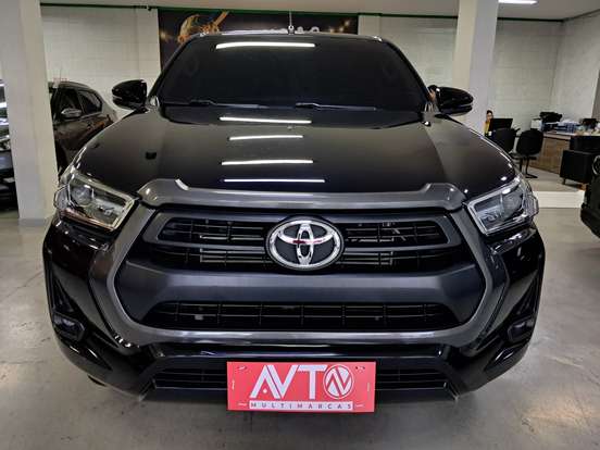 TOYOTA-HILUX-2.8 D-4D TURBO DIESEL CD SR 4X4 AUTOMÁTICO TOYOTA-HILUX-2023