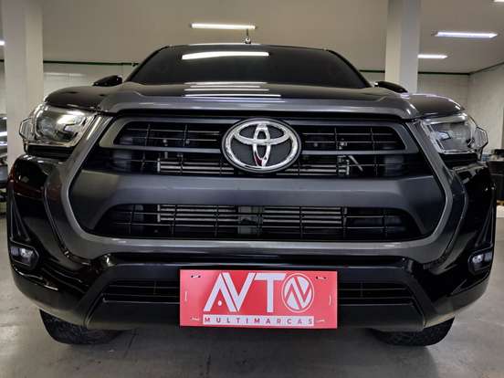 TOYOTA-HILUX-2023
