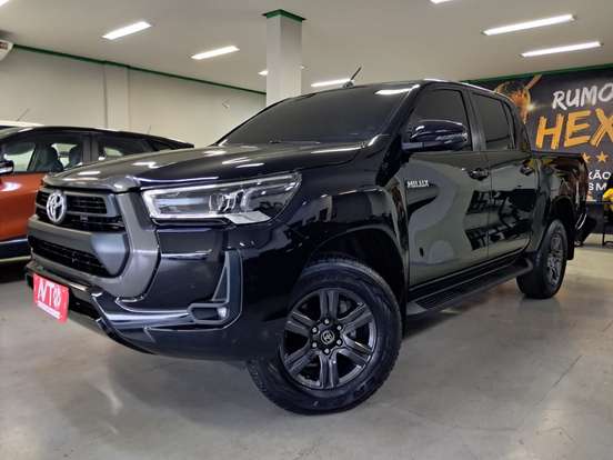 TOYOTA-HILUX-2.8 D-4D TURBO DIESEL CD SR 4X4 AUTOMÁTICO TOYOTA-HILUX-2023