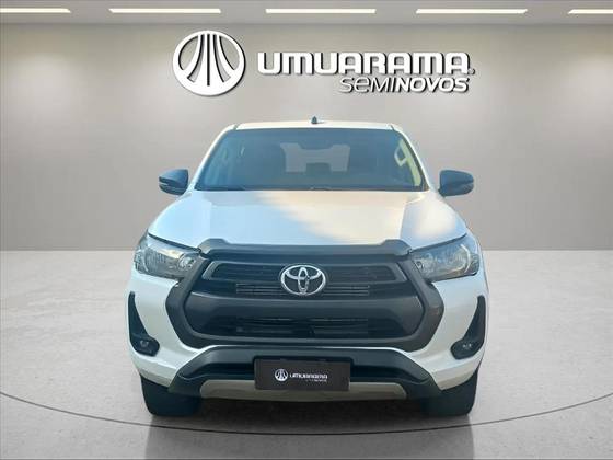 TOYOTA HILUX 2.8 D-4D TURBO DIESEL CD SR 4X4 AUTOMÁTICO