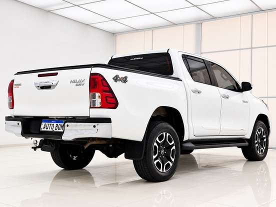 TOYOTA-HILUX-2.8 D-4D TURBO DIESEL CD SRV 4X4 AUTOMÁTICO TOYOTA-HILUX-2022