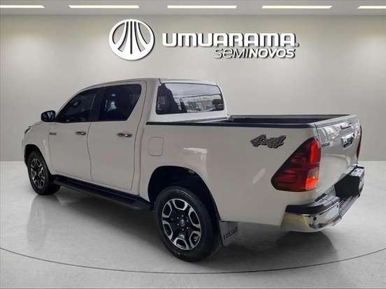 TOYOTA-HILUX-2023