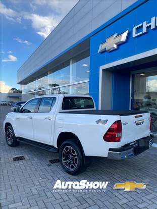 TOYOTA-HILUX-2023