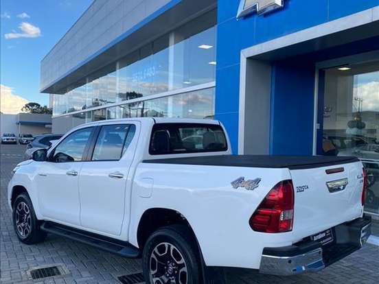 TOYOTA-HILUX-2.8 D-4D TURBO DIESEL CD SRV 4X4 AUTOMÁTICO TOYOTA-HILUX-2023