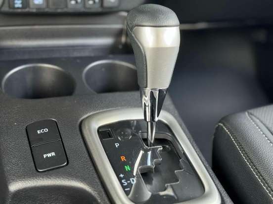 TOYOTA-HILUX-2023