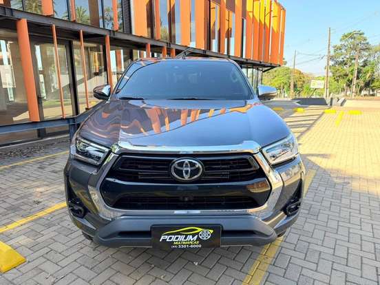 TOYOTA-HILUX-2.8 D-4D TURBO DIESEL CD SRX 4X4 AUTOMÁTICO TOYOTA-HILUX-2026