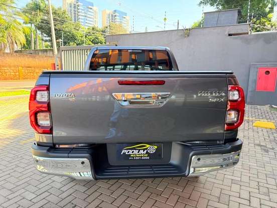 TOYOTA-HILUX-2.8 D-4D TURBO DIESEL CD SRX 4X4 AUTOMÁTICO TOYOTA-HILUX-2026