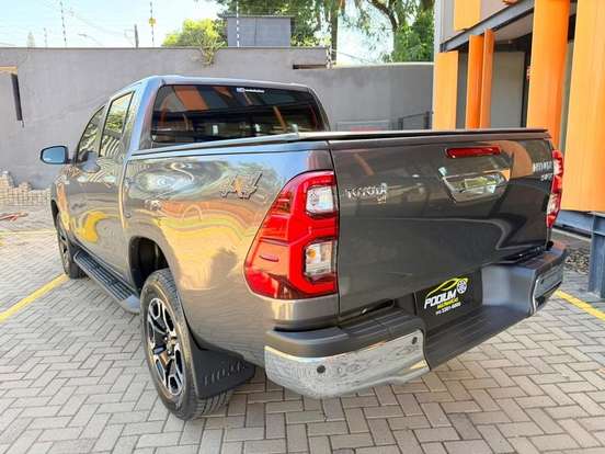 TOYOTA-HILUX-2.8 D-4D TURBO DIESEL CD SRX 4X4 AUTOMÁTICO TOYOTA-HILUX-2026