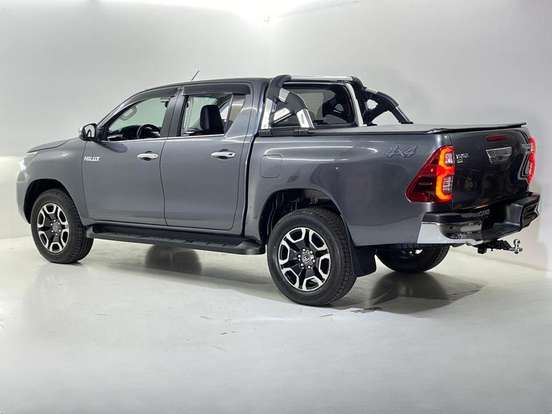 TOYOTA-HILUX-2.8 D-4D TURBO DIESEL CD SRX 4X4 AUTOMÁTICO TOYOTA-HILUX-2021