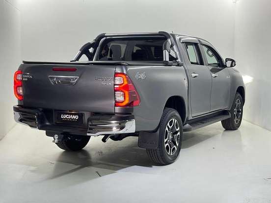 TOYOTA-HILUX-2.8 D-4D TURBO DIESEL CD SRX 4X4 AUTOMÁTICO TOYOTA-HILUX-2021