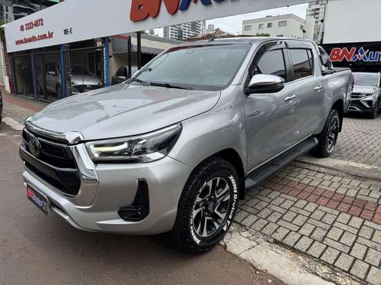 TOYOTA-HILUX-2.8 D-4D TURBO DIESEL CD SRX 4X4 AUTOMÁTICO TOYOTA-HILUX-2021