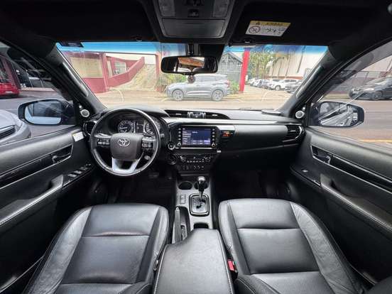 TOYOTA-HILUX-2.8 D-4D TURBO DIESEL CD SRX 4X4 AUTOMÁTICO TOYOTA-HILUX-2021