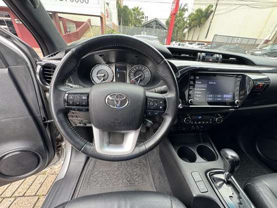 TOYOTA-HILUX-2.8 D-4D TURBO DIESEL CD SRX 4X4 AUTOMÁTICO TOYOTA-HILUX-2021
