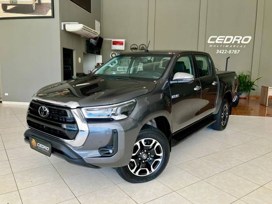 TOYOTA HILUX 2.8 D-4D TURBO DIESEL CD SRX 4X4 AUTOMÁTICO