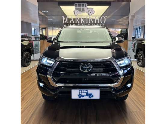 TOYOTA-HILUX-2.8 D-4D TURBO DIESEL CD SRX 4X4 AUTOMÁTICO TOYOTA-HILUX-2024