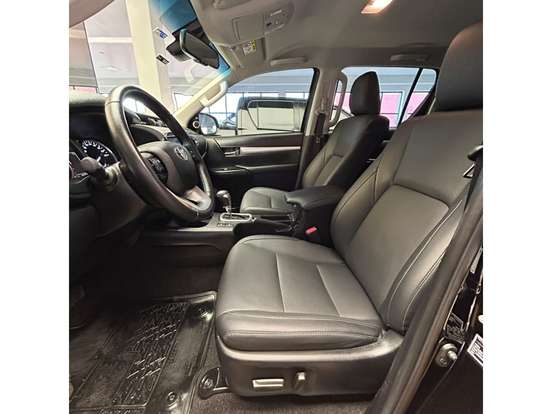 TOYOTA-HILUX-2024