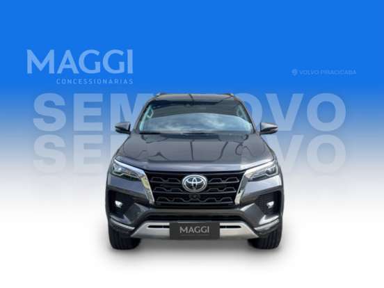 TOYOTA-HILUX-2.8 D-4D TURBO DIESEL CD SRX 4X4 AUTOMÁTICO TOYOTA-HILUX-2022