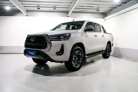 TOYOTA-HILUX-2023
