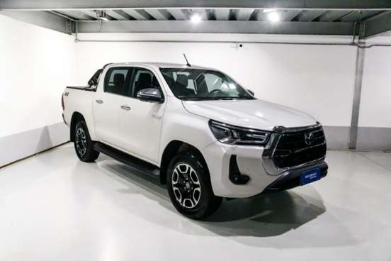 TOYOTA-HILUX-2023
