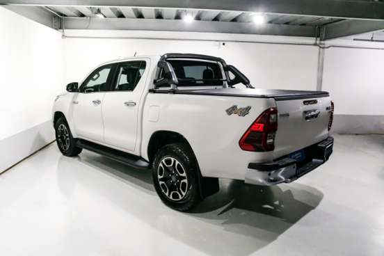 TOYOTA-HILUX-2023