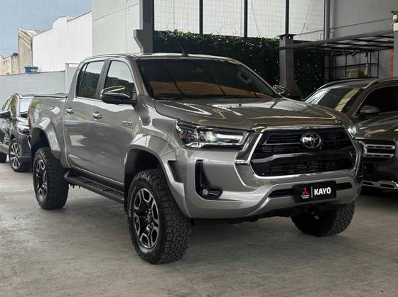 TOYOTA HILUX 2.8 D-4D TURBO DIESEL CD SRX PLUS 4X4 AUTOMÁTICO