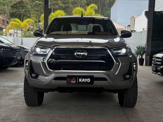 TOYOTA-HILUX-2024
