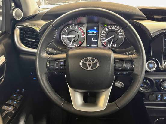 TOYOTA-HILUX-2024