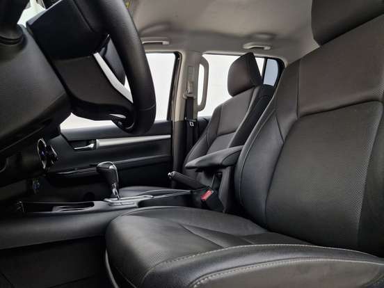 TOYOTA-HILUX-2024