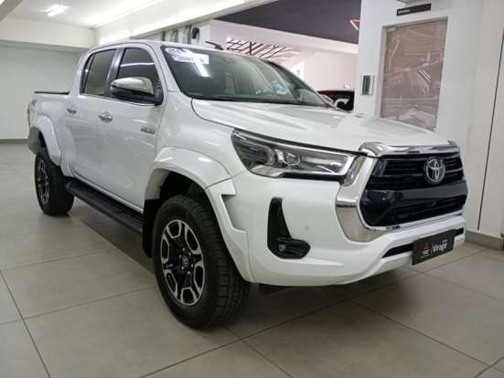 TOYOTA-HILUX-2.8 D-4D TURBO DIESEL CD SRX PLUS 4X4 AUTOMÁTICO TOYOTA-HILUX-2024