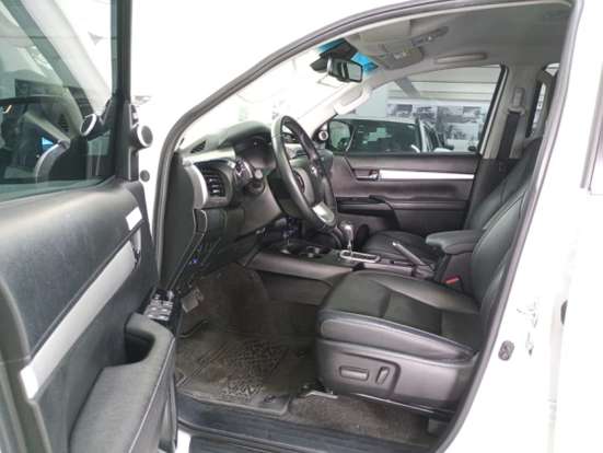 TOYOTA-HILUX-2.8 D-4D TURBO DIESEL CD SRX PLUS 4X4 AUTOMÁTICO TOYOTA-HILUX-2024