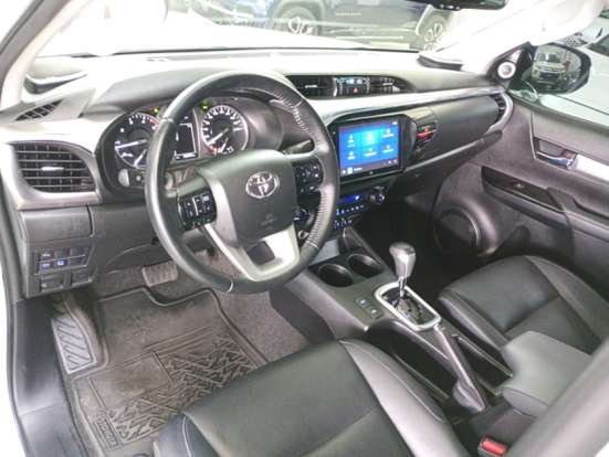 TOYOTA-HILUX-2024