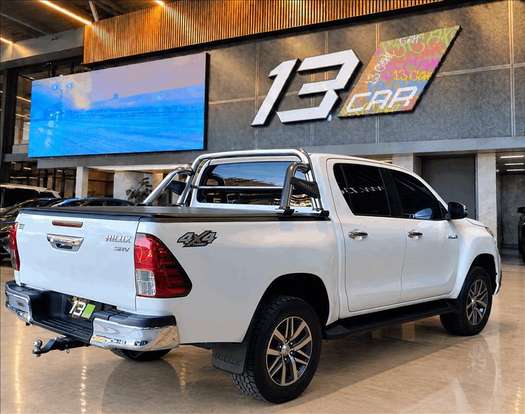 TOYOTA-HILUX-2020