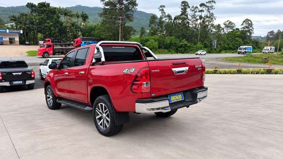 TOYOTA-HILUX-2019