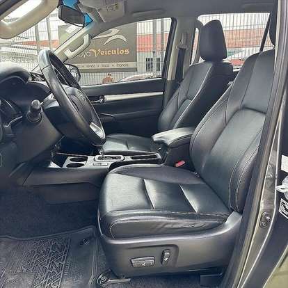 TOYOTA-HILUX-2.8 SRV 4X4 CD 16V DIESEL 4P AUTOMÁTICO TOYOTA-HILUX-2016