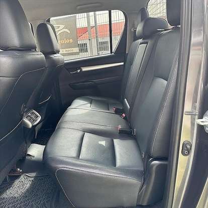 TOYOTA-HILUX-2016