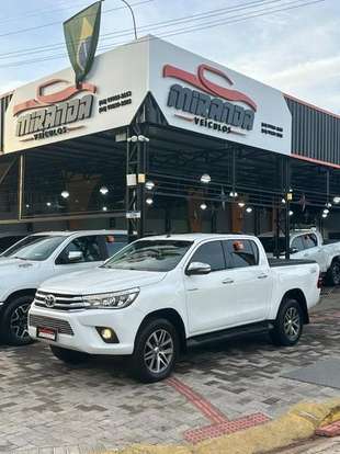 TOYOTA-HILUX-2017