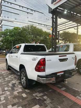 TOYOTA-HILUX-2017