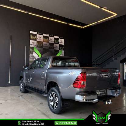 TOYOTA-HILUX-2019
