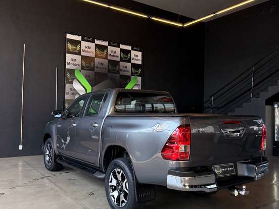 TOYOTA-HILUX-2.8 SRX 4X4 CD 16V DIESEL 4P AUTOMÁTICO TOYOTA-HILUX-2019