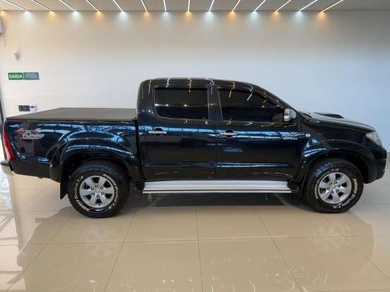 TOYOTA-HILUX-2010