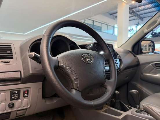 TOYOTA-HILUX-3.0 SRV 4X4 CD 16V TURBO INTERCOOLER DIESEL 4P AUTOMÁTICO TOYOTA-HILUX-2010